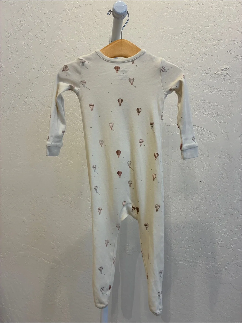 Colored Organics Cream Baby Footed One-Piece with Brown Hot Air Balloon Print